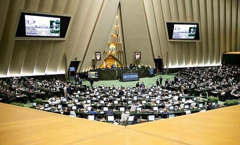 صادرکنندگان خرد ارز حاصل از صادرات را در مرکز مبادله ارز و طلا عرضه می‌کنند
